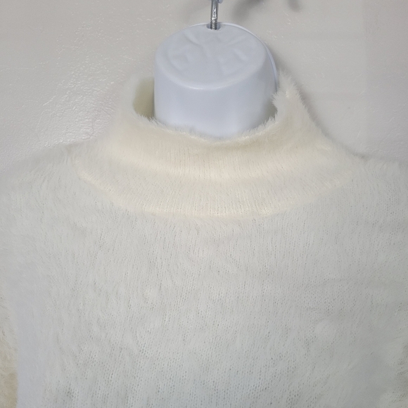 ASOS Women's 6 Ivory White Long Sleeve Blouse Mockneck Eyelash Soft Sweater Crop - Picture 8 of 8